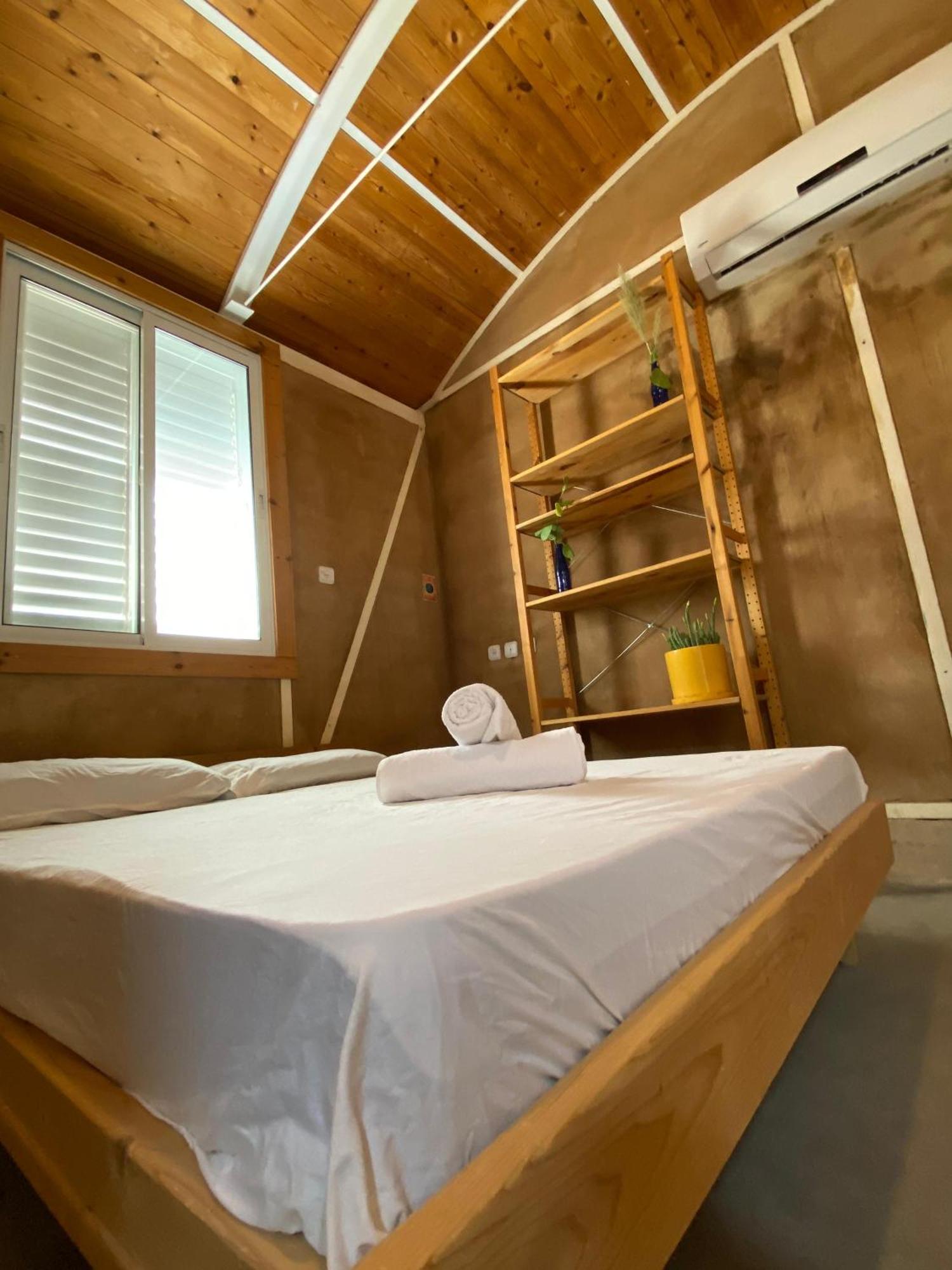 Kibbutz Lotan Eco-Campus Hotel Buitenkant foto